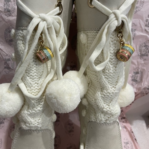 Juicy Couture Snowbunny Winter Boots with Pom Poms - Picture 3 of 9